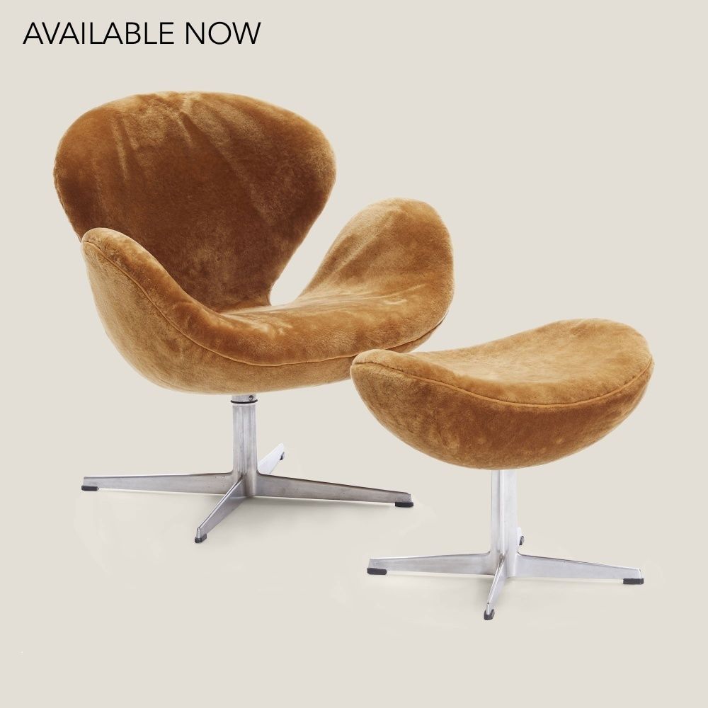 Swan Armchair & Ottoman – Arne Jacobsen