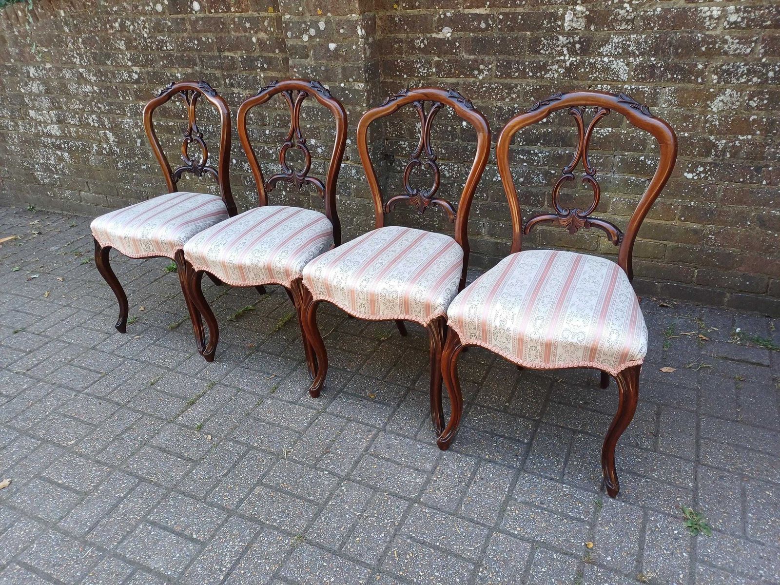 Set Of 4 Antique Victorian Balloon Back Dining Chairs – Carved Rosewood With Cabriole Legs & Upholstered Seats C.1860