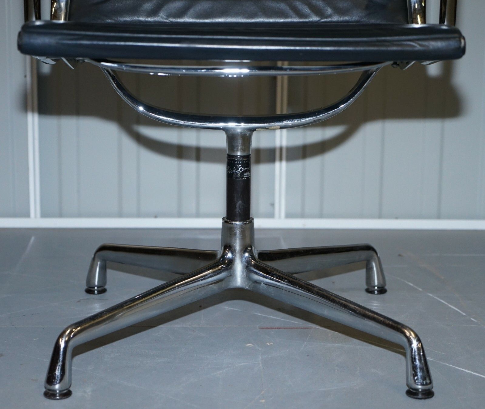 Rrp £34,000 1 Of 10 Vitra Eames Herman Miller Black Leather Swivel Office Chairs photo vintage