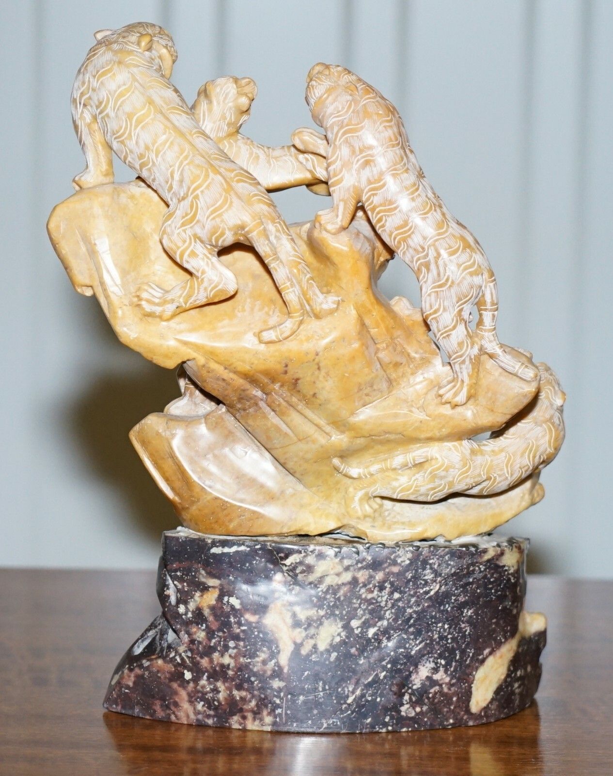 photo furniture Rare Large Chinese Export Circa 1900 Shoushan Stone Sculpture Of Mountain Lions