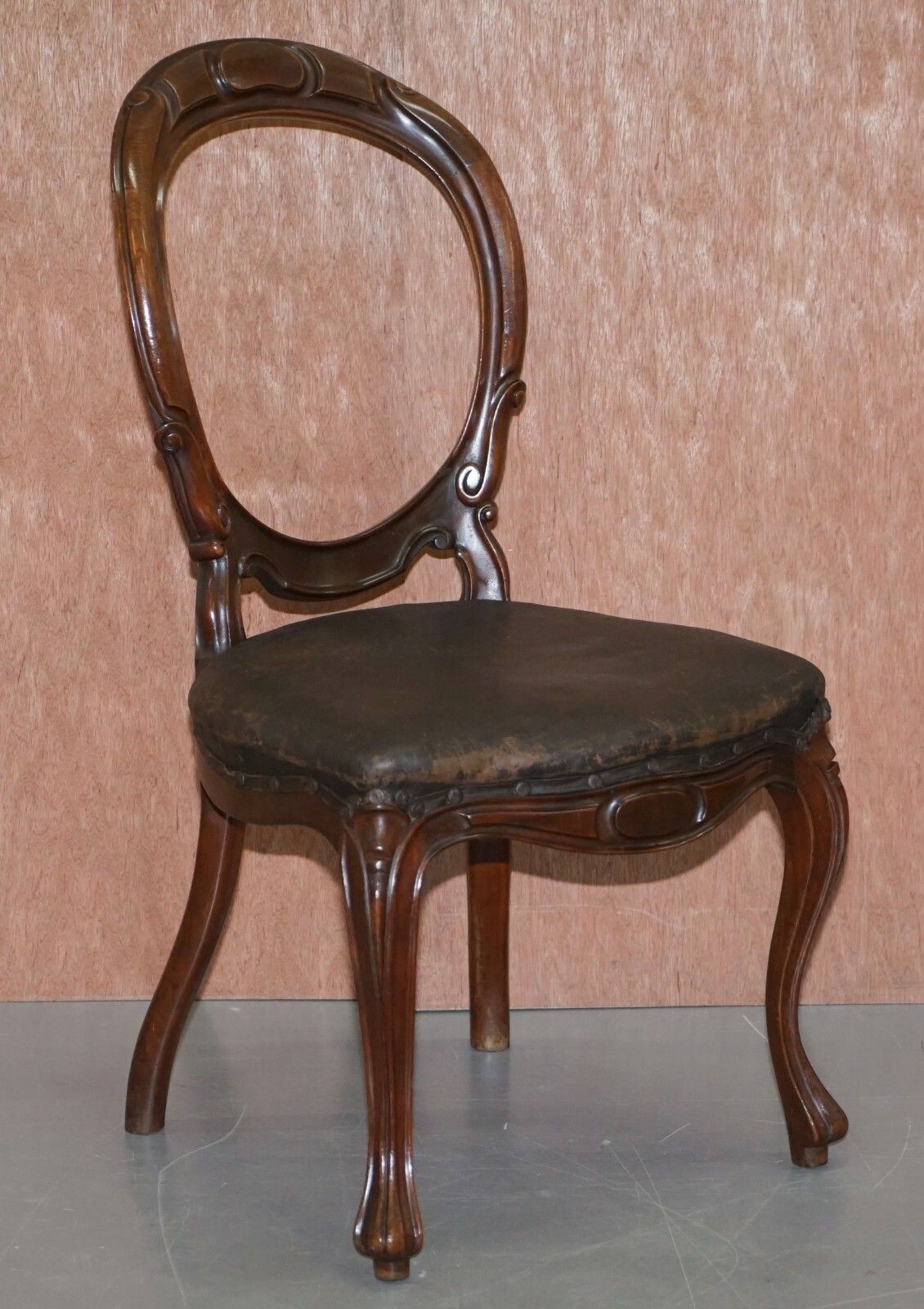 Suite Of Six Victorian Hand Carved Mahogany Spoon Medallion Back Dining Chairs 6 photo furniture
