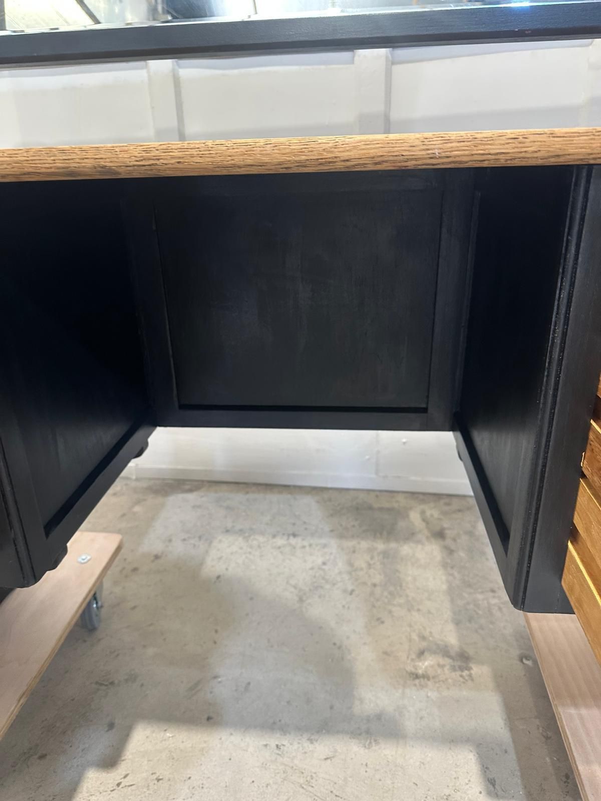 Mid Century Oak Ebonised Dresser photo vinterior