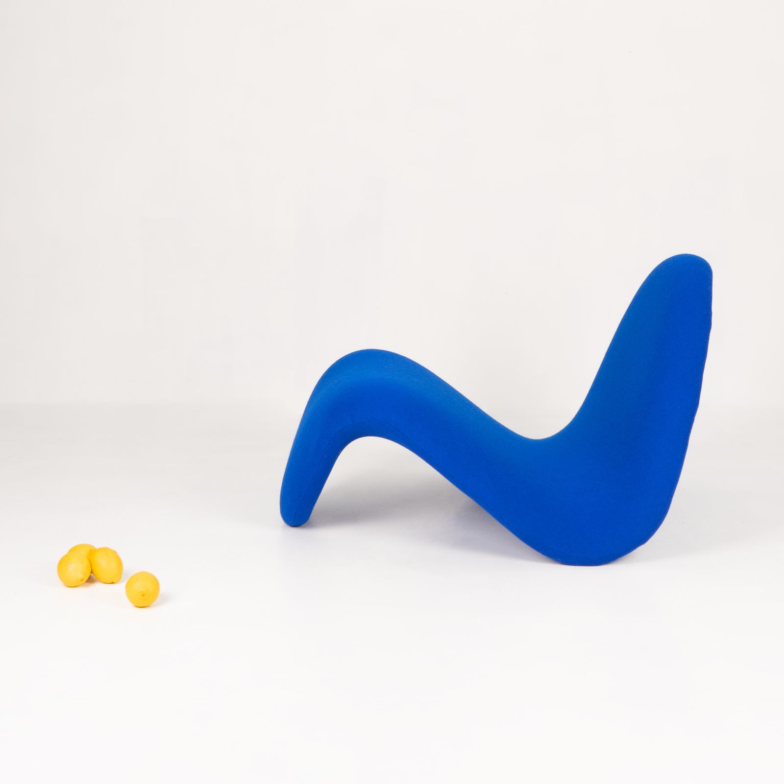 Pierre Paulin, 557 Or Tongue Chair, Artifort Ed., 1967 photo furniture
