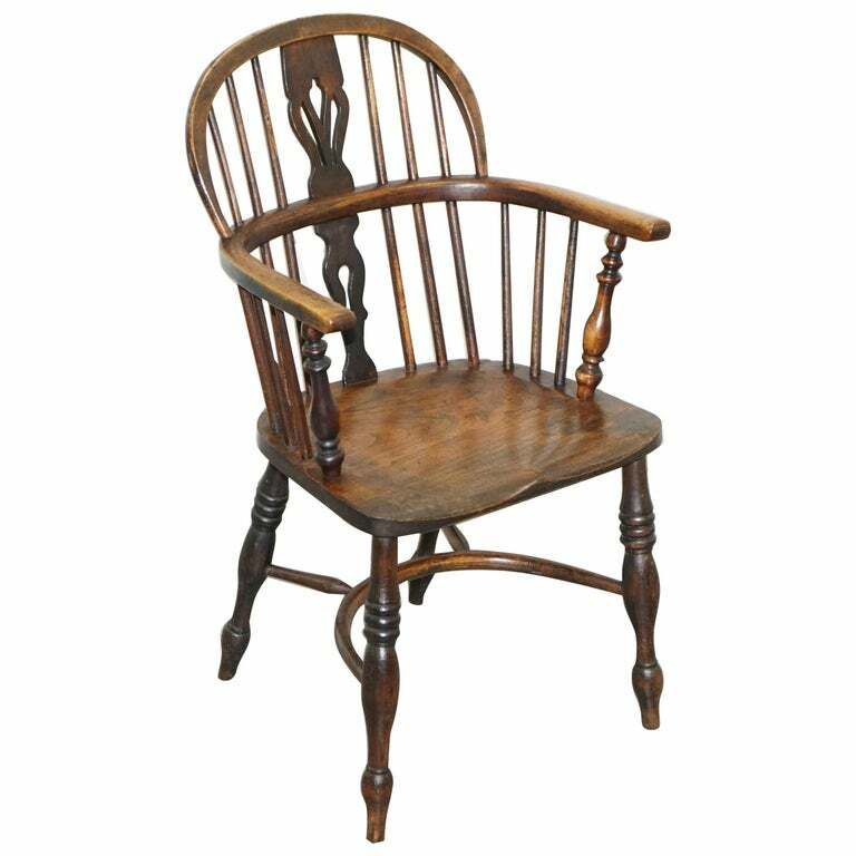 English Classic Antique Victorian 19th Century Elm & Ash Wood Windsor Armchair