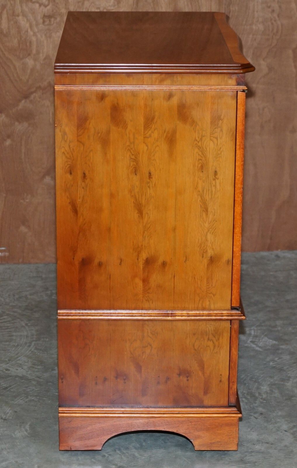 Stunning Burr Yew Wood Tv Media Cupboard Designed To House Television & Boxes photo vintage