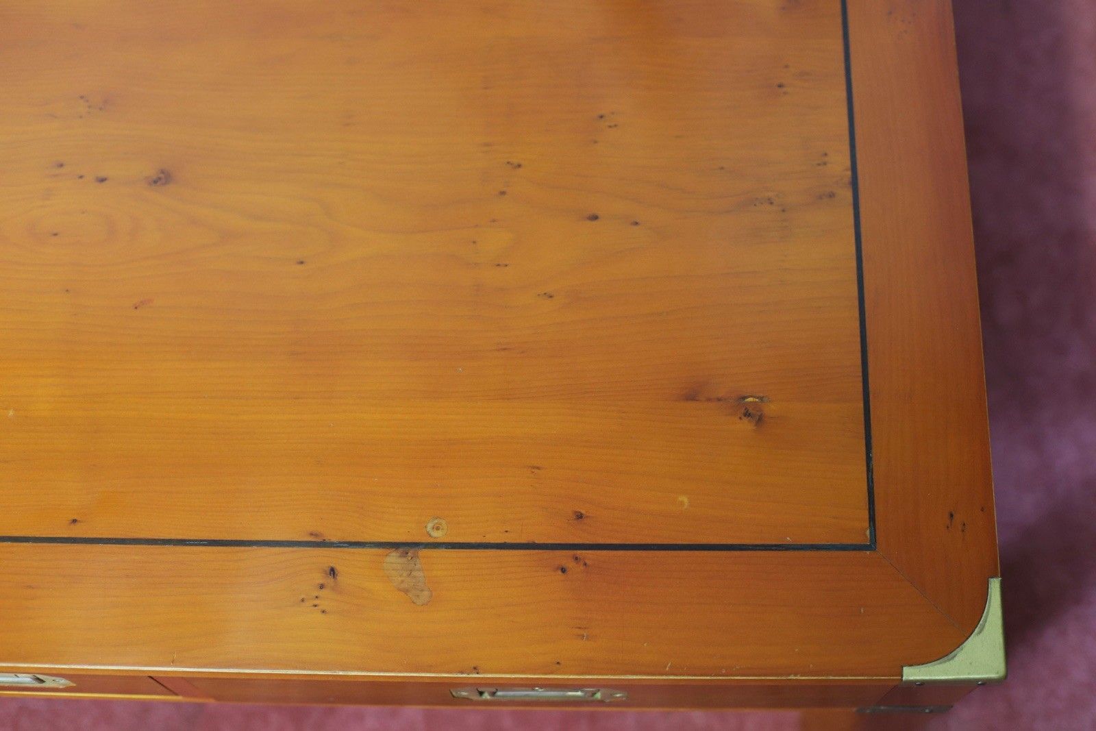 photo vintage Lovely 1960 Yew Wood Military Campaign Style Coffee Table