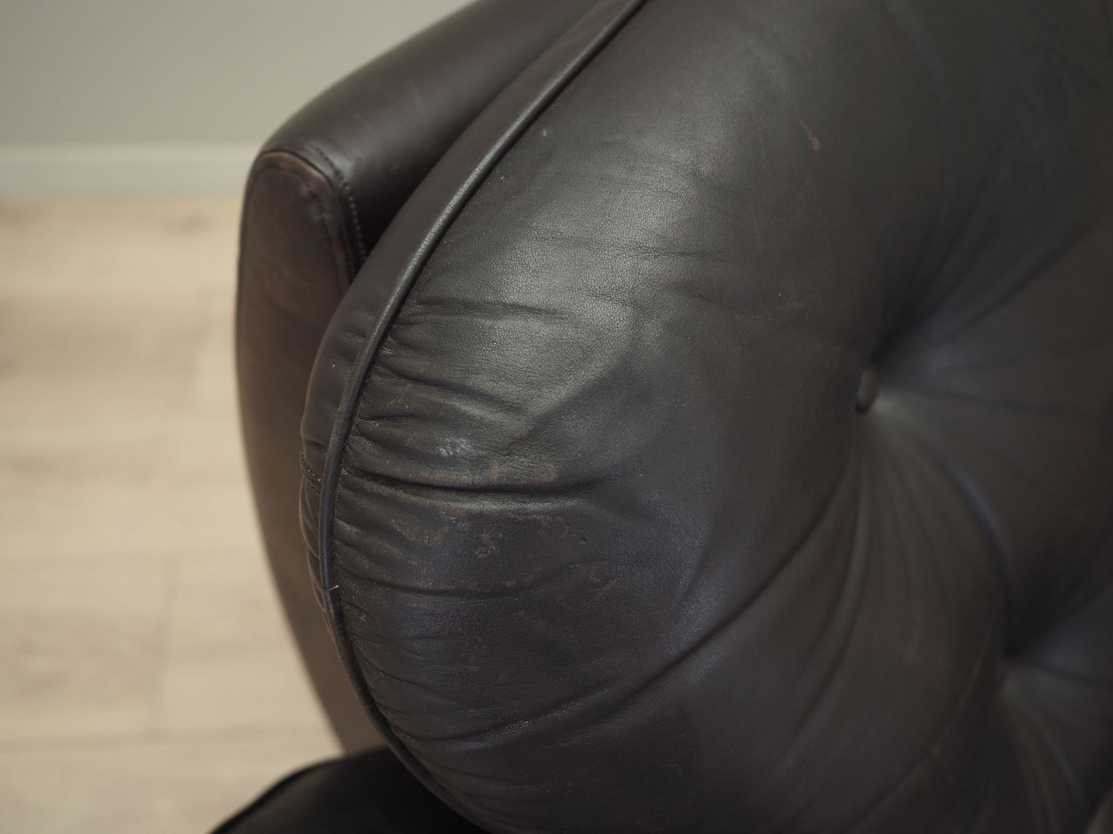 1389.0 Armchair With Castors, Italian Design, 1970s, Production: Italy photo