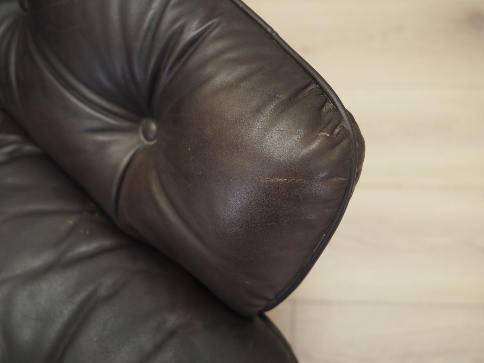 photo buy Armchair With Castors, Italian Design, 1970s, Production: Italy