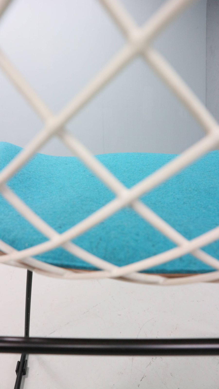 Diamond Chair By Harry Bertoia In White & Black Metal And New Blue Seating photo Furniture
