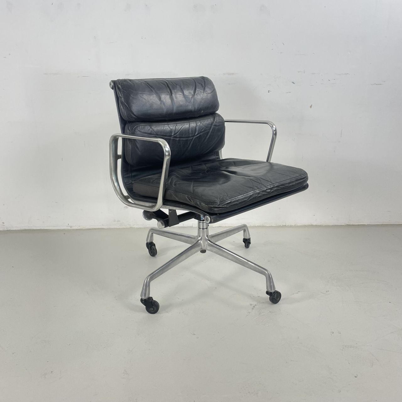 Eames Black Leather Soft Pad Group Chair