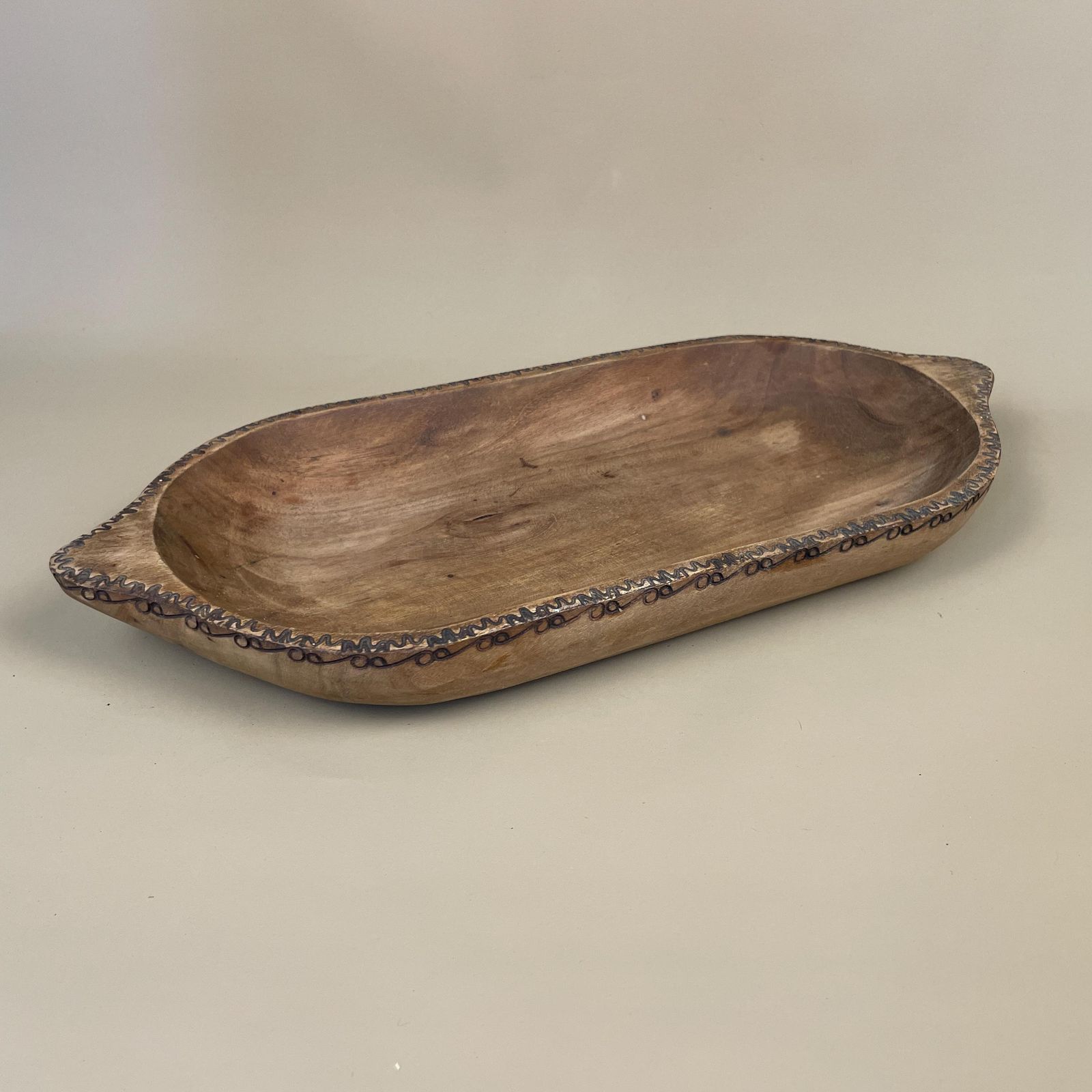 Vintage Colombian Wooden Display Tray Handmade Brown Smooth Wood Long Rounded South American Long Serving Plate Bowl Decorative Pattern Edge photo furniture