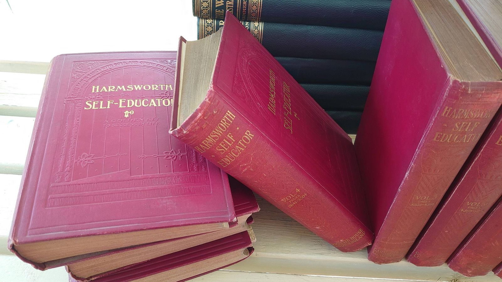Harmsworth Self Educator   Help And Guide Books From 1906   Carmelite House   Acceptable To Good Condition   8 Volumes photo for sale