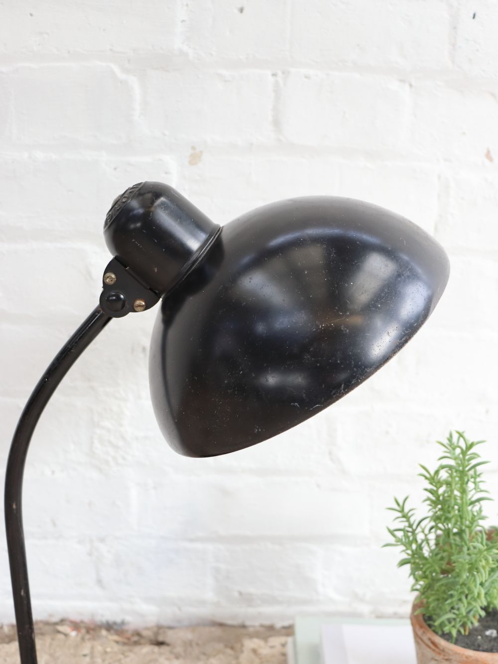 photo vinterior Original Kaiser Idell Model 6556 Desk Lamp