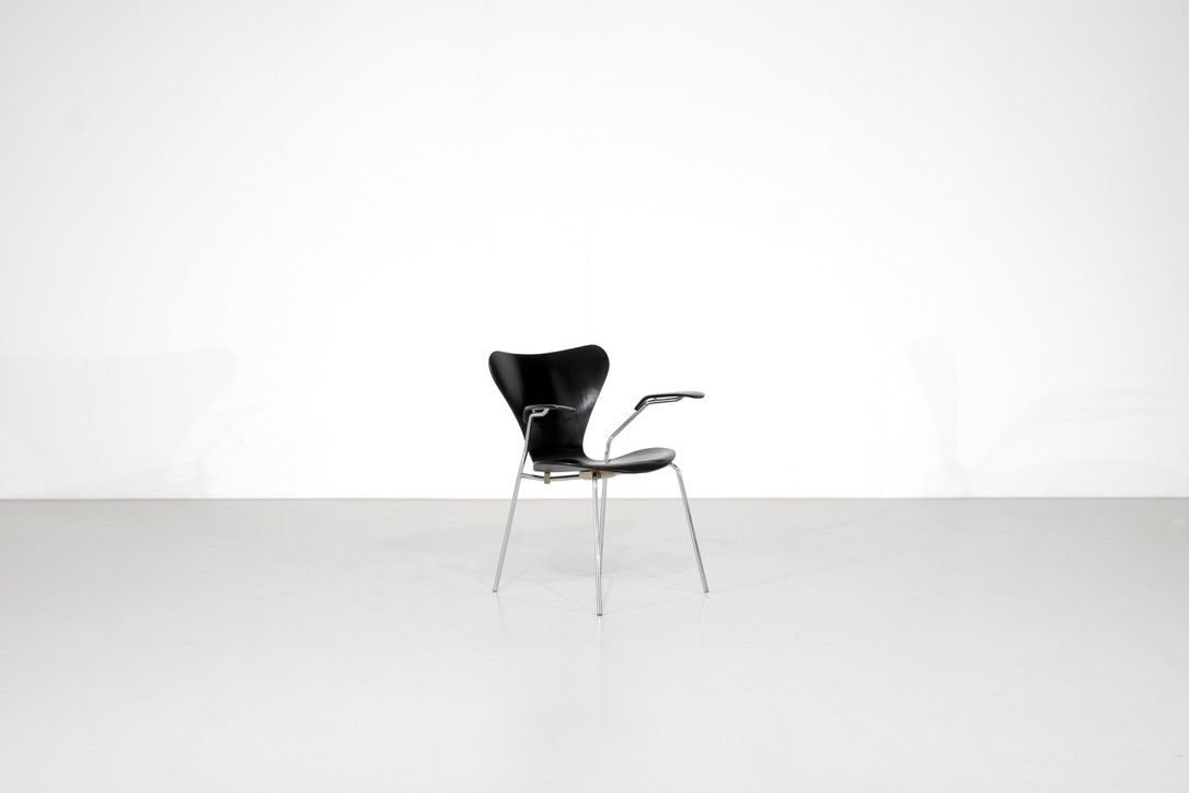 Chair Model " 3207 "In Wood By Arne Jacobsen For Fritz Hansen, Denmark 1955. photo furniture