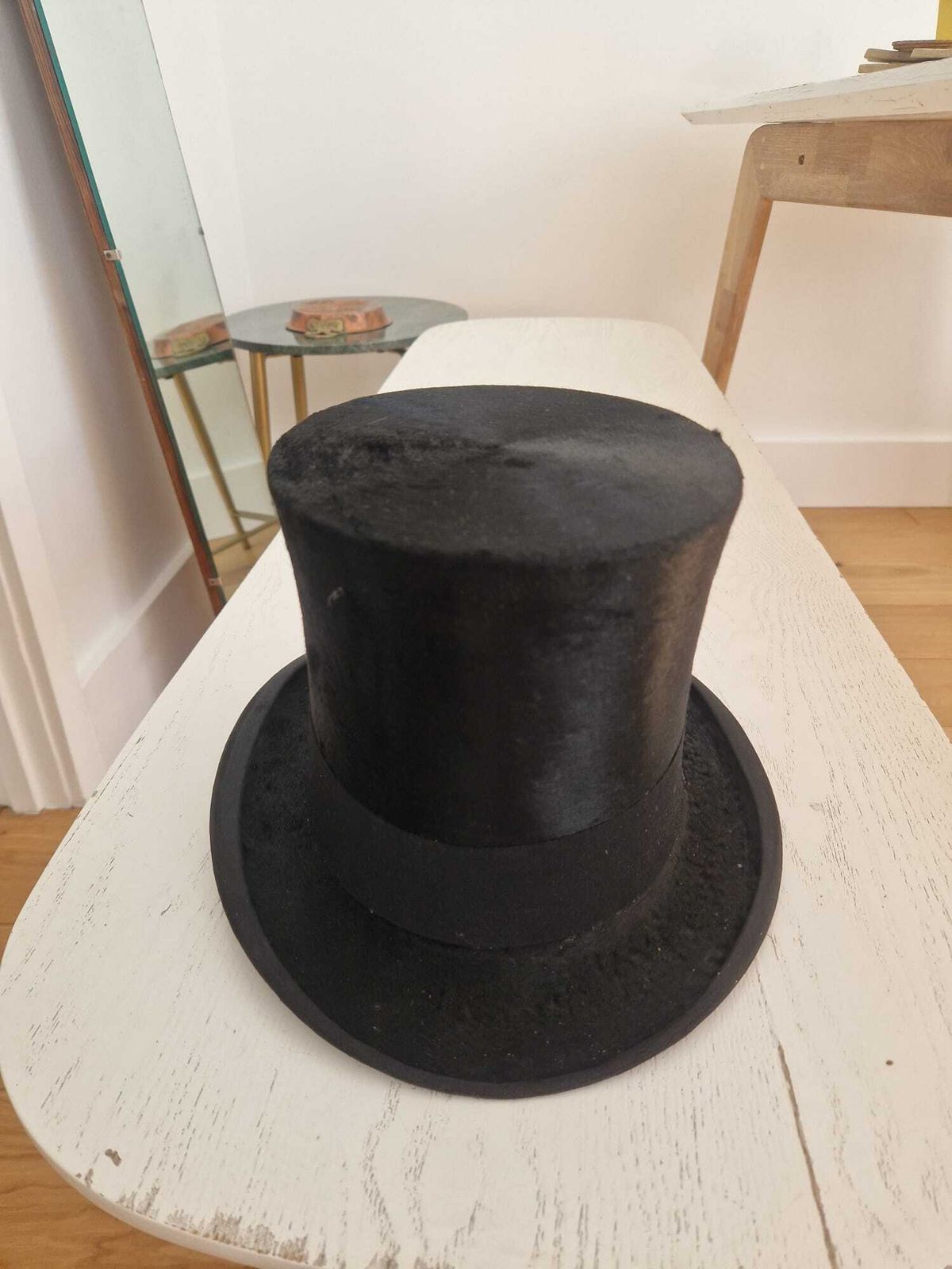 200.0 1940s Hatbox (With Moleskin Top Hat And A Velvet Bowler Hat Inside) photo