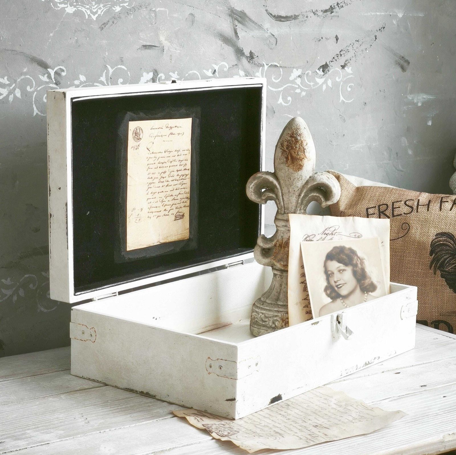 White Wood Box With Cameo Clay Ornaments photo 110.0