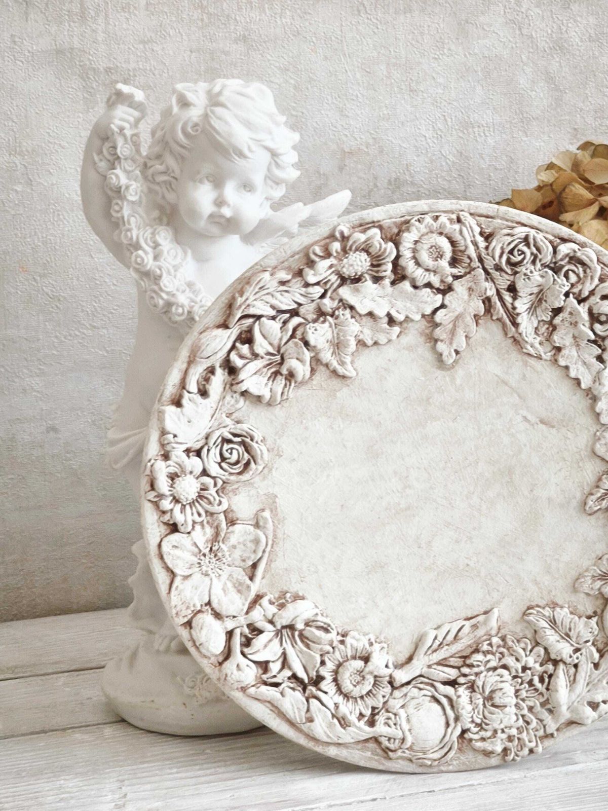 Shabby Chic Floral Wall Plaque: Aged Wood, Textured White Flowers photo 65.0