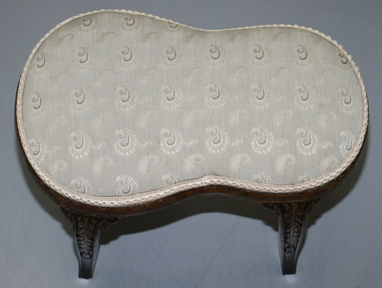 Rare Regency Walnut Giltwood Curved Kidney Saddle Stool Acanthus Leaf Detailing photo 1350.0