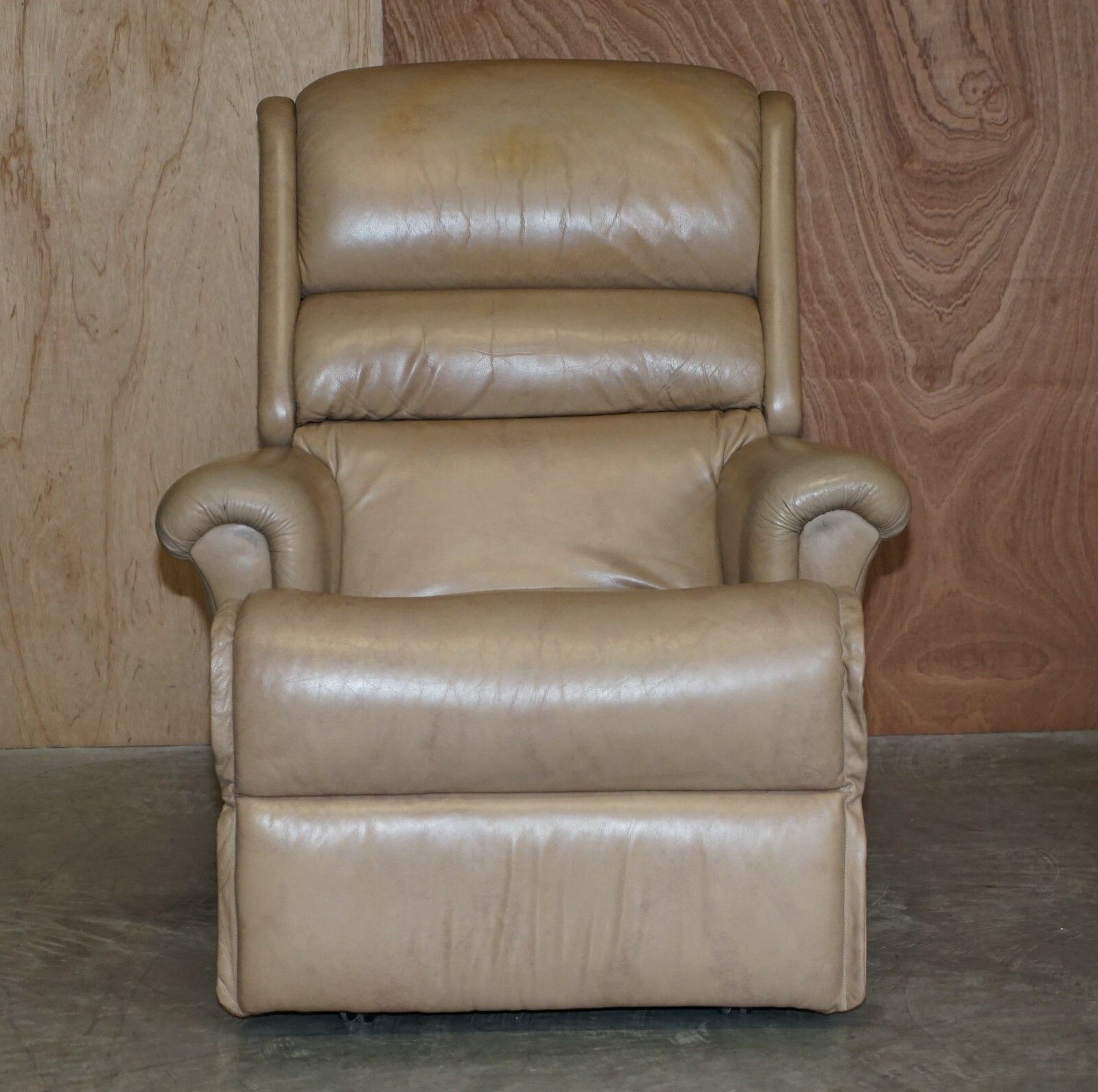 Comfortable Pair Of Rrp £2858 Sherborne Nevada Reclining Armchairs In Leather photo Furniture