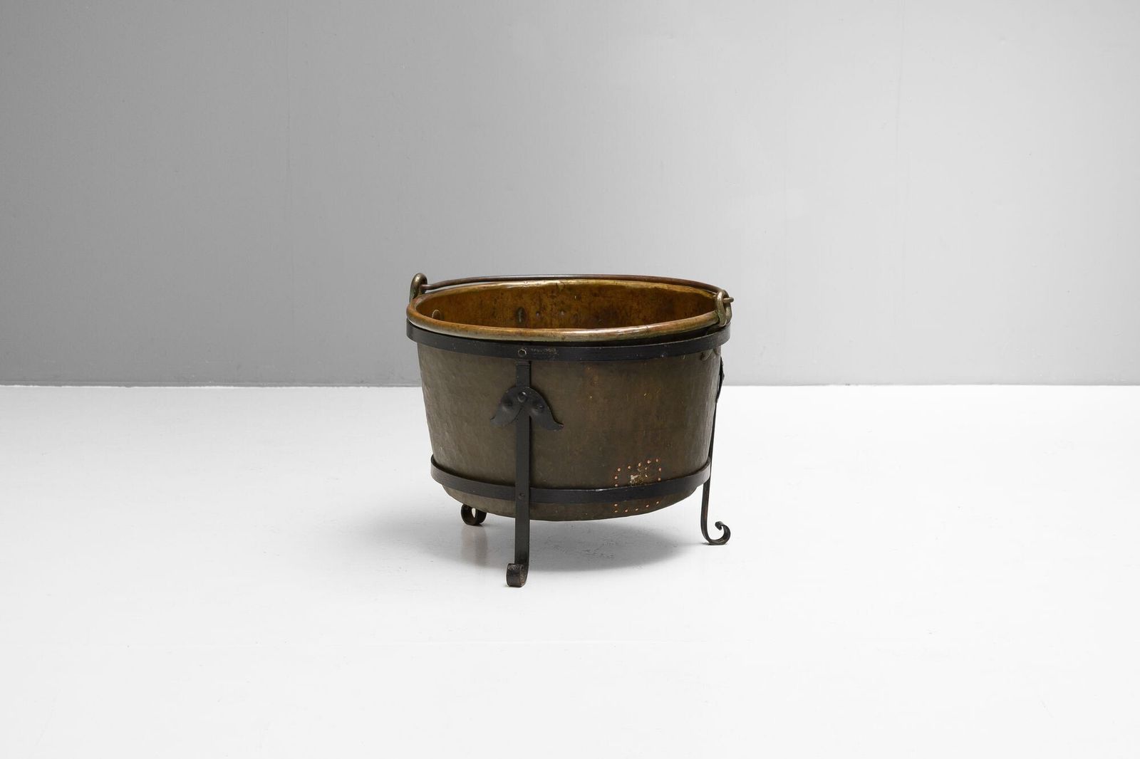 Copper Cauldron, 1800s, Antique photo Garden Furniture