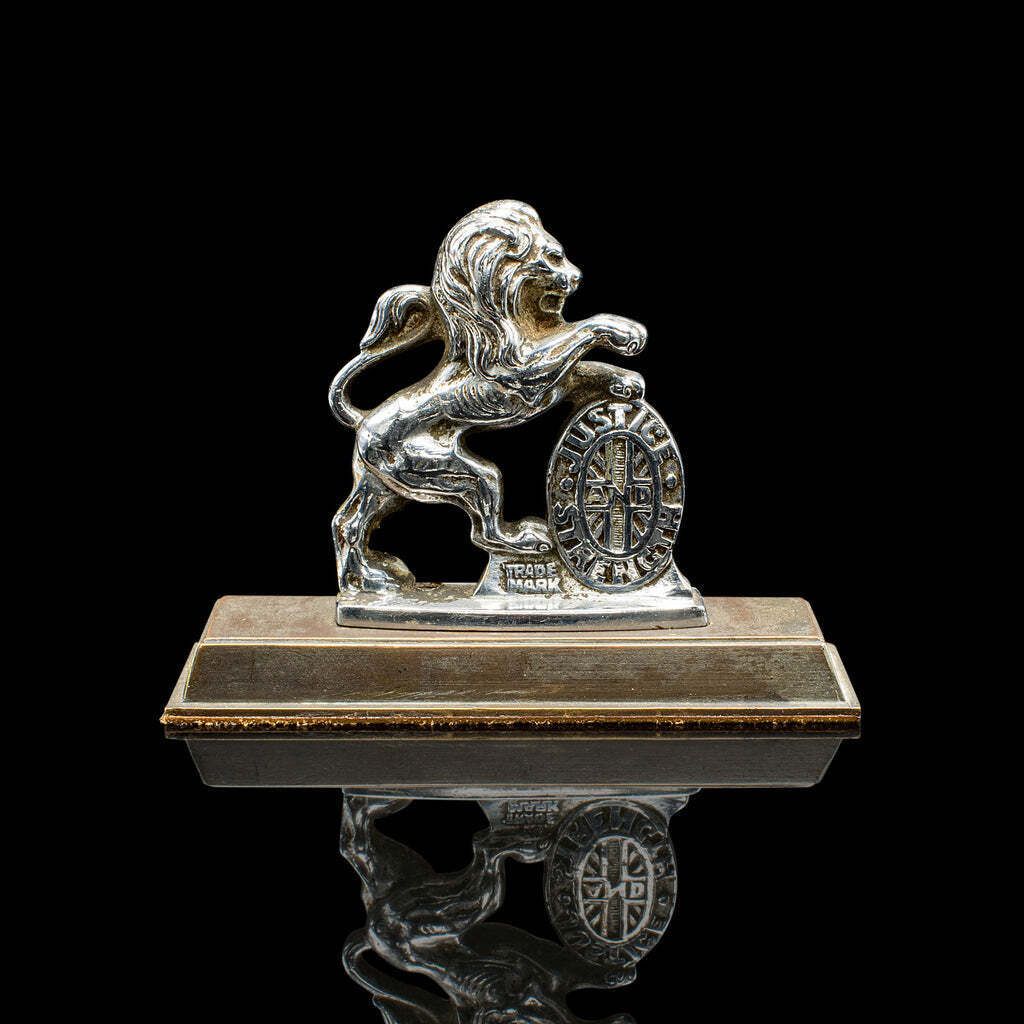 Small Antique Lion Paperweight English Animal Figure Patriotic Grille Mascot photo Home Decor
