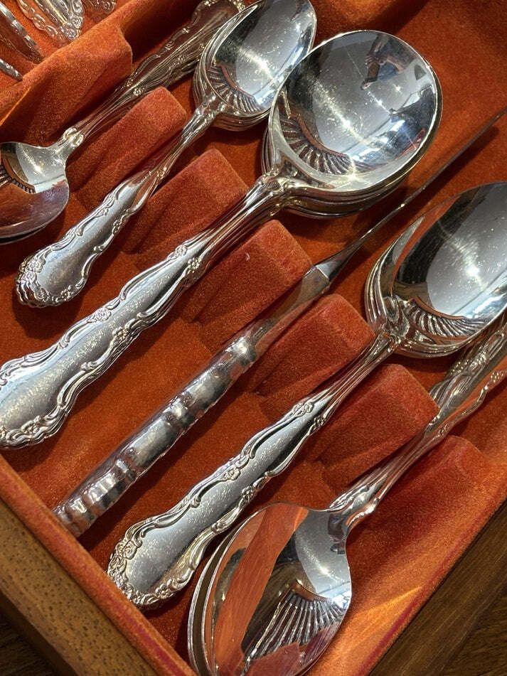 Silver Plate 6 Serving Cased Canteen Of Cutlery photo 575.0