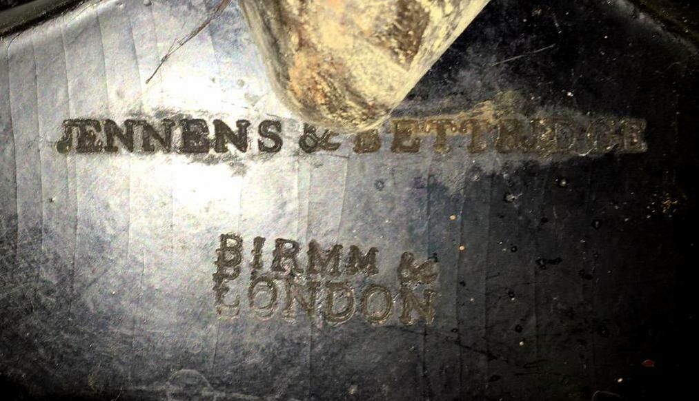 Rare Jennens & Bettridge Brimm Parcel Gilt Papier Mache Hand Paint Pole Screen photo for sale