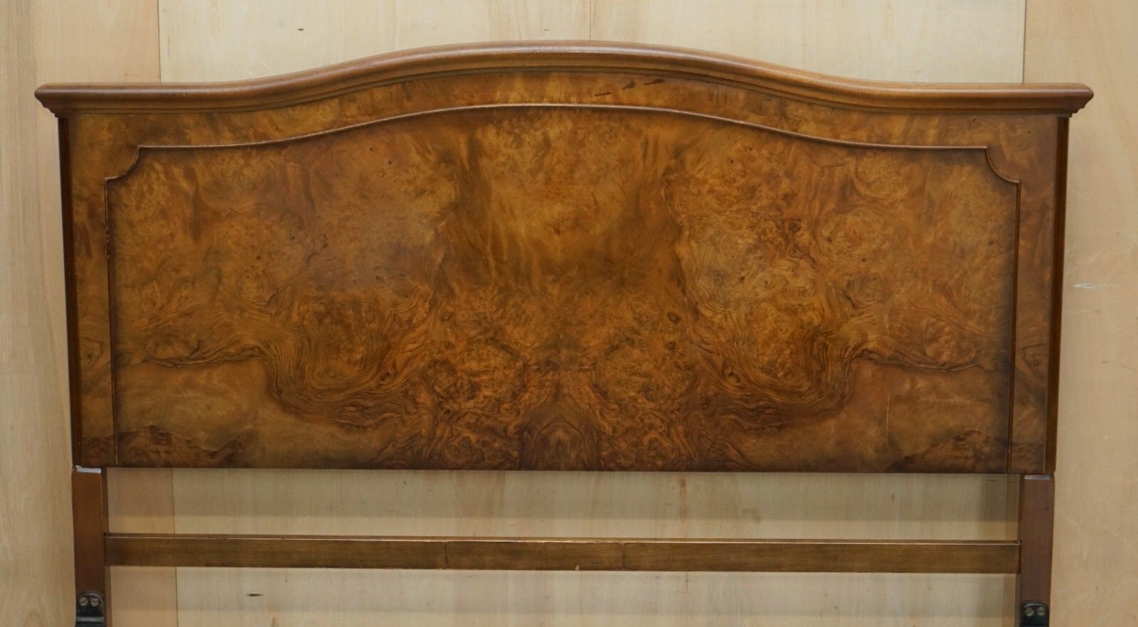 Stunning Double Sized Circa 1900 Burr Walnut English Bedstead Frame Part Suite photo vinterior