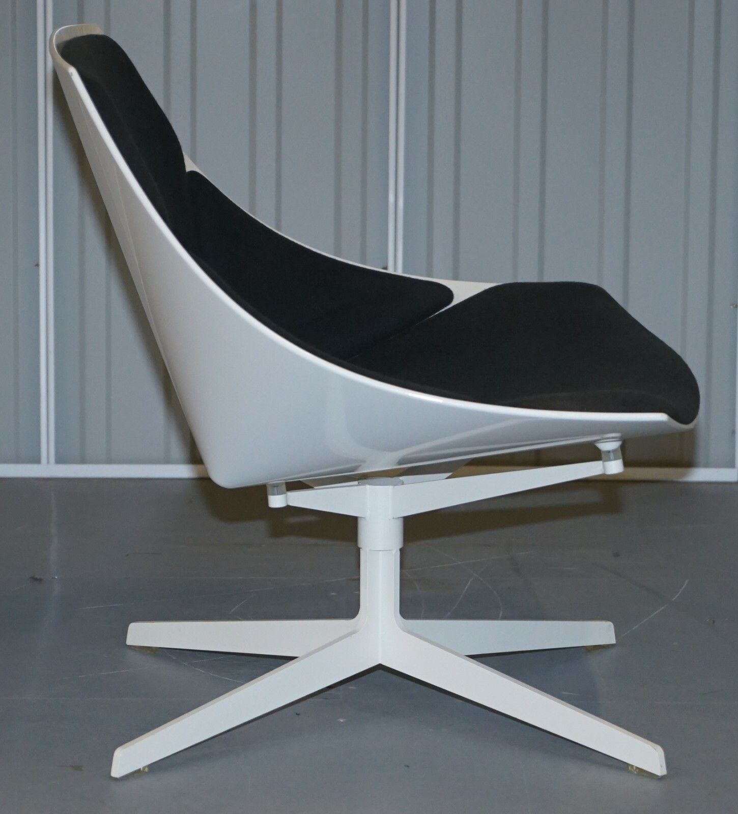 photo furniture Rrp £2,265 Fritz Hansen Metal Frame Space Lounge Chair By Jehs & Laub Very Cool