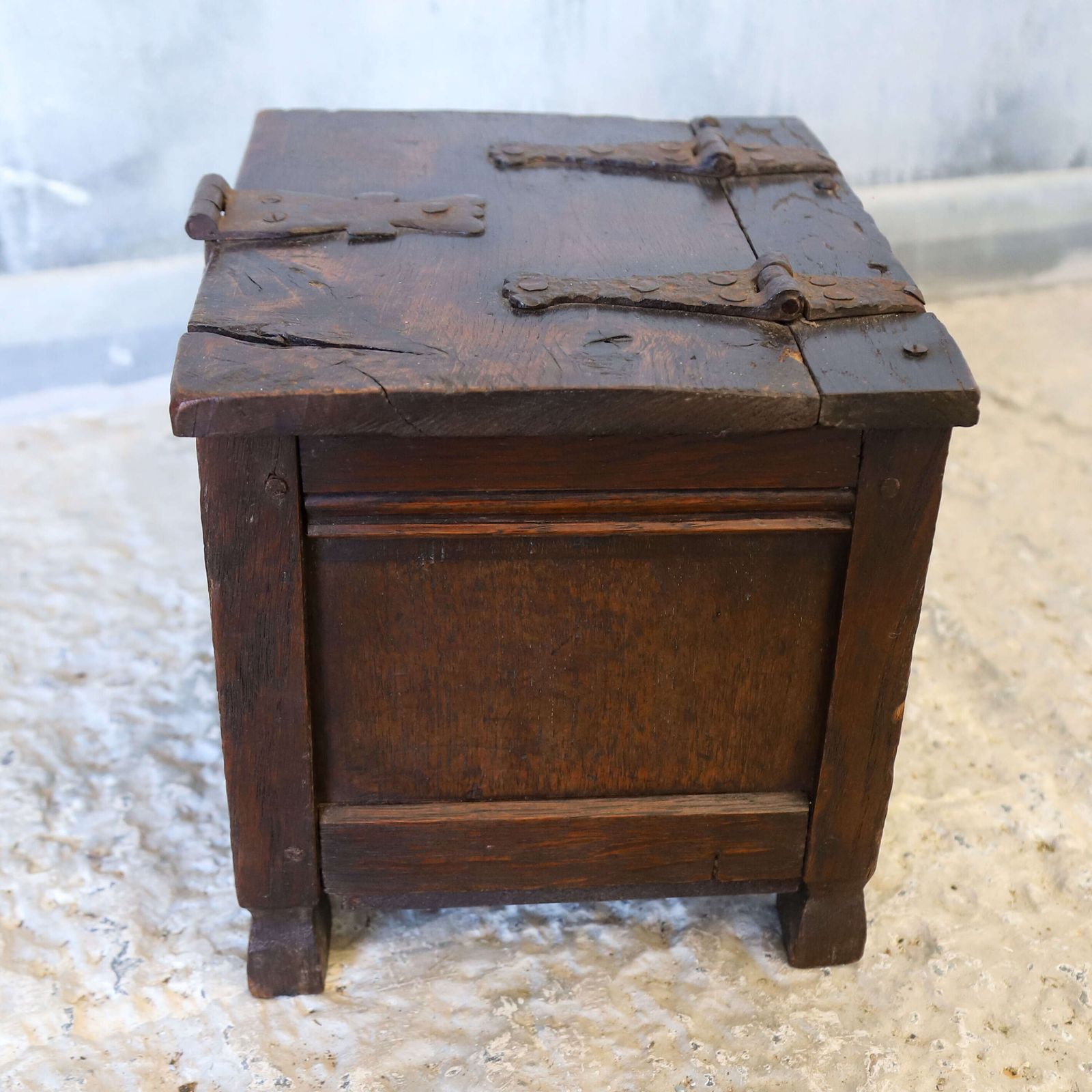 Oak Folk Art Casket Made In Circa 1800 1830 Utilising Constituent Parts From 1512 Onwards photo buy