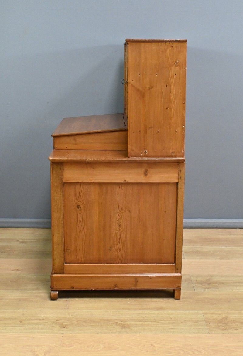 Furniture Pitch Pine Commercial Furniture With Lectern – 1920 photo