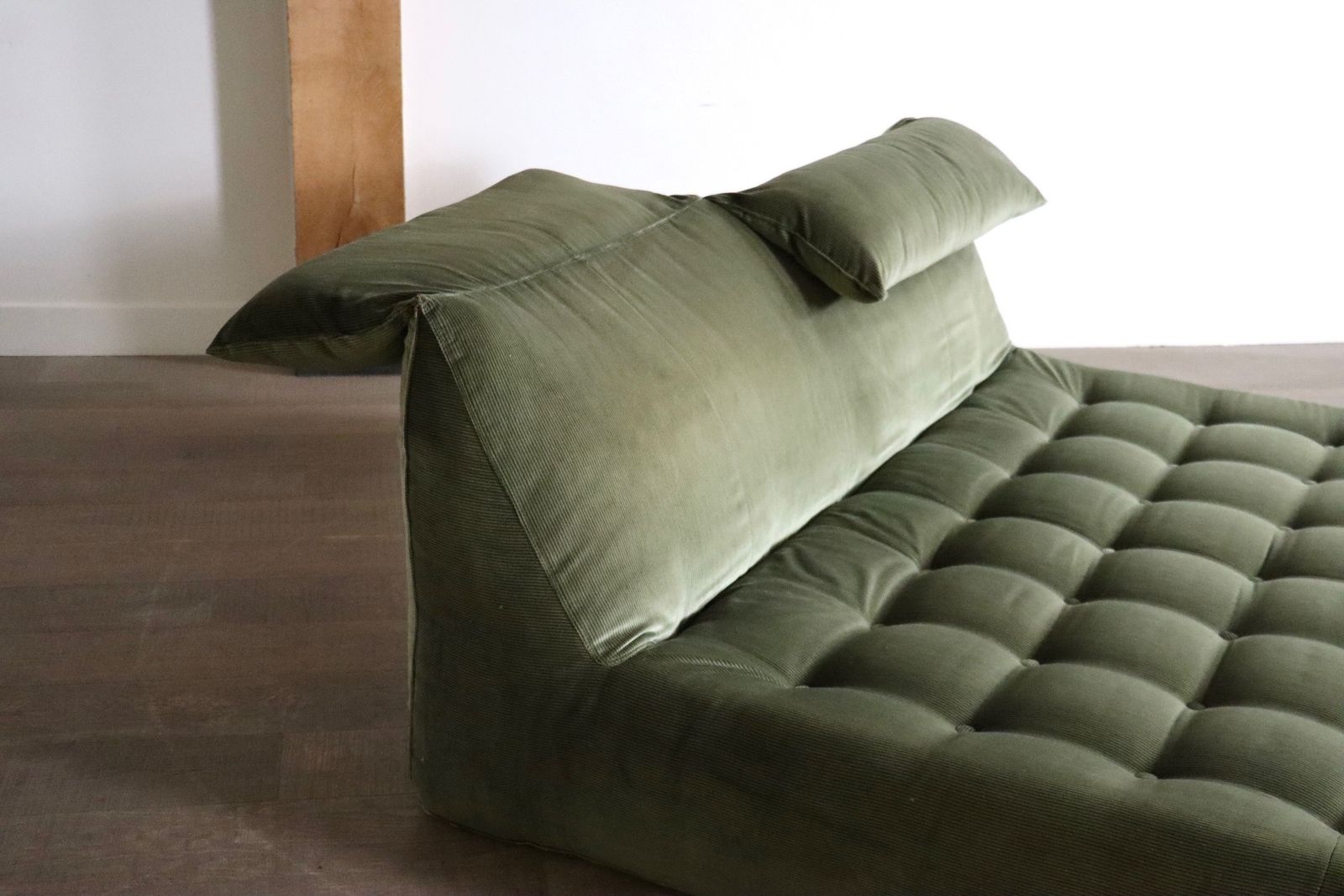 Le Bambole Bed In Green Velvet By Mario Bellini For B&B Italia, 1970s photo vintage