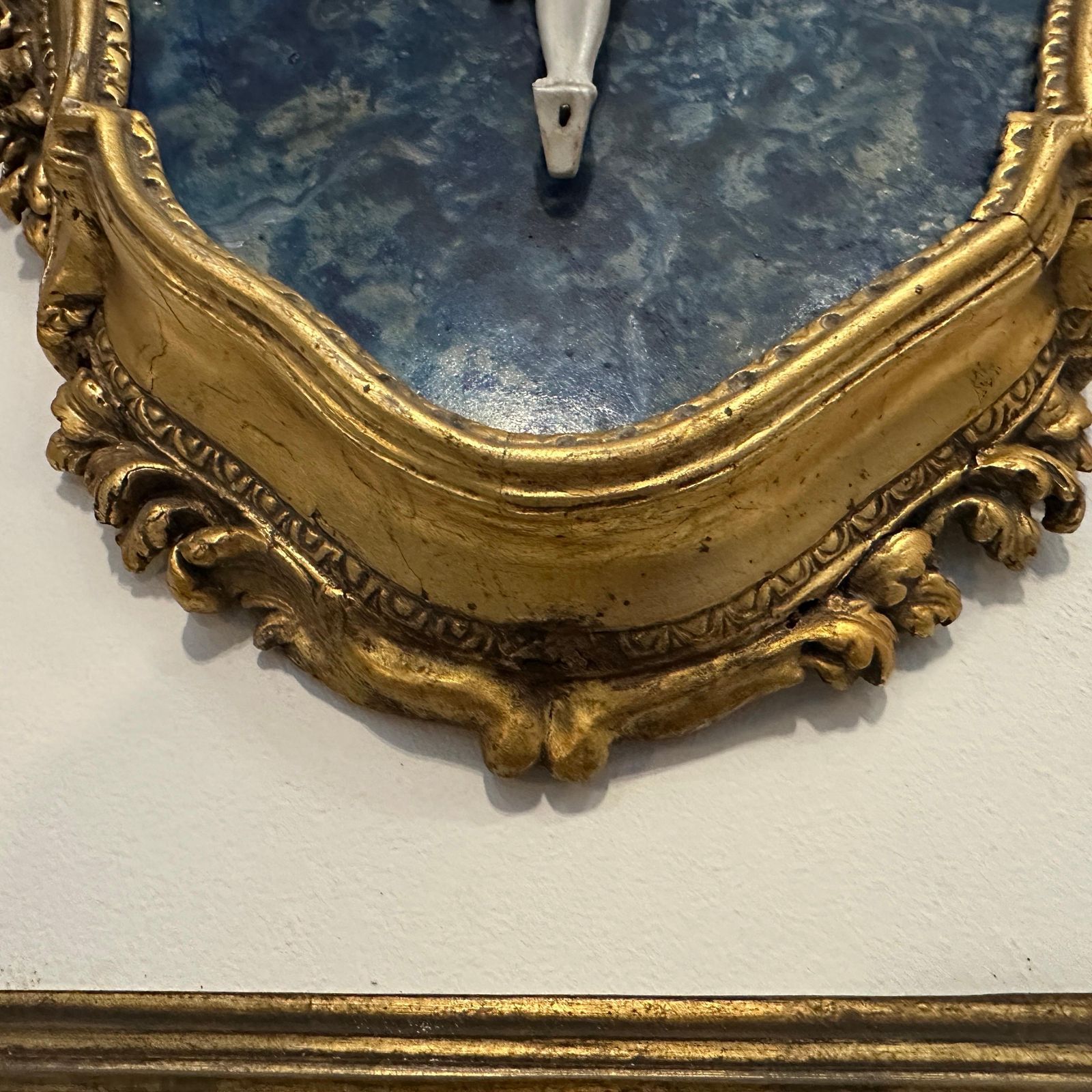 A Baroque Style Gilded Wood Box Frame Displaying A White Porcelain Christ photo 754.0