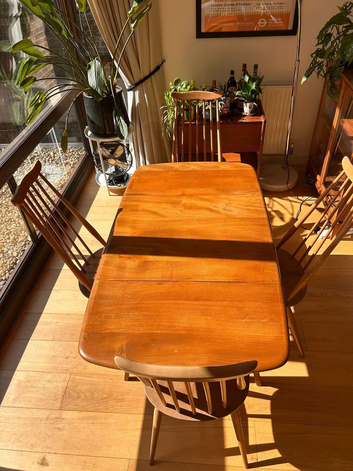 Ercol Blue Label Dining Set With 2 Leaf Table And Four Goldsmith Chairs photo for sale