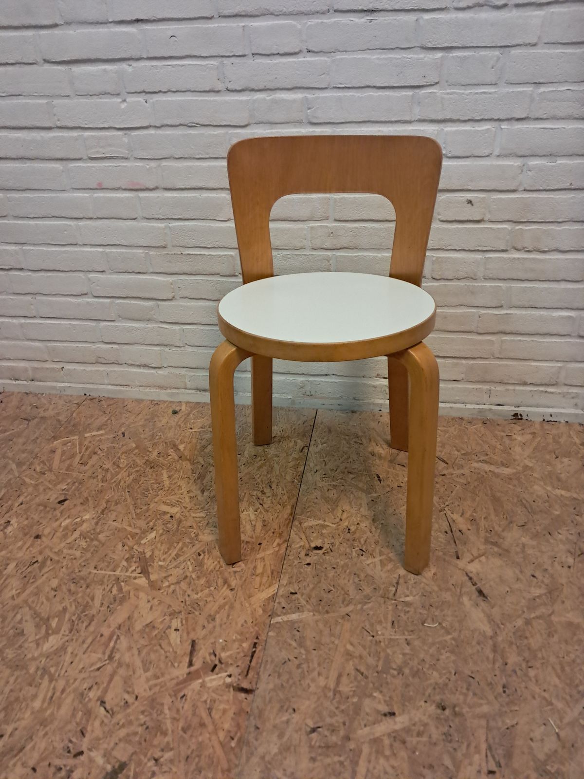 Aalvar Aalto Children Chair 65 photo 297.0