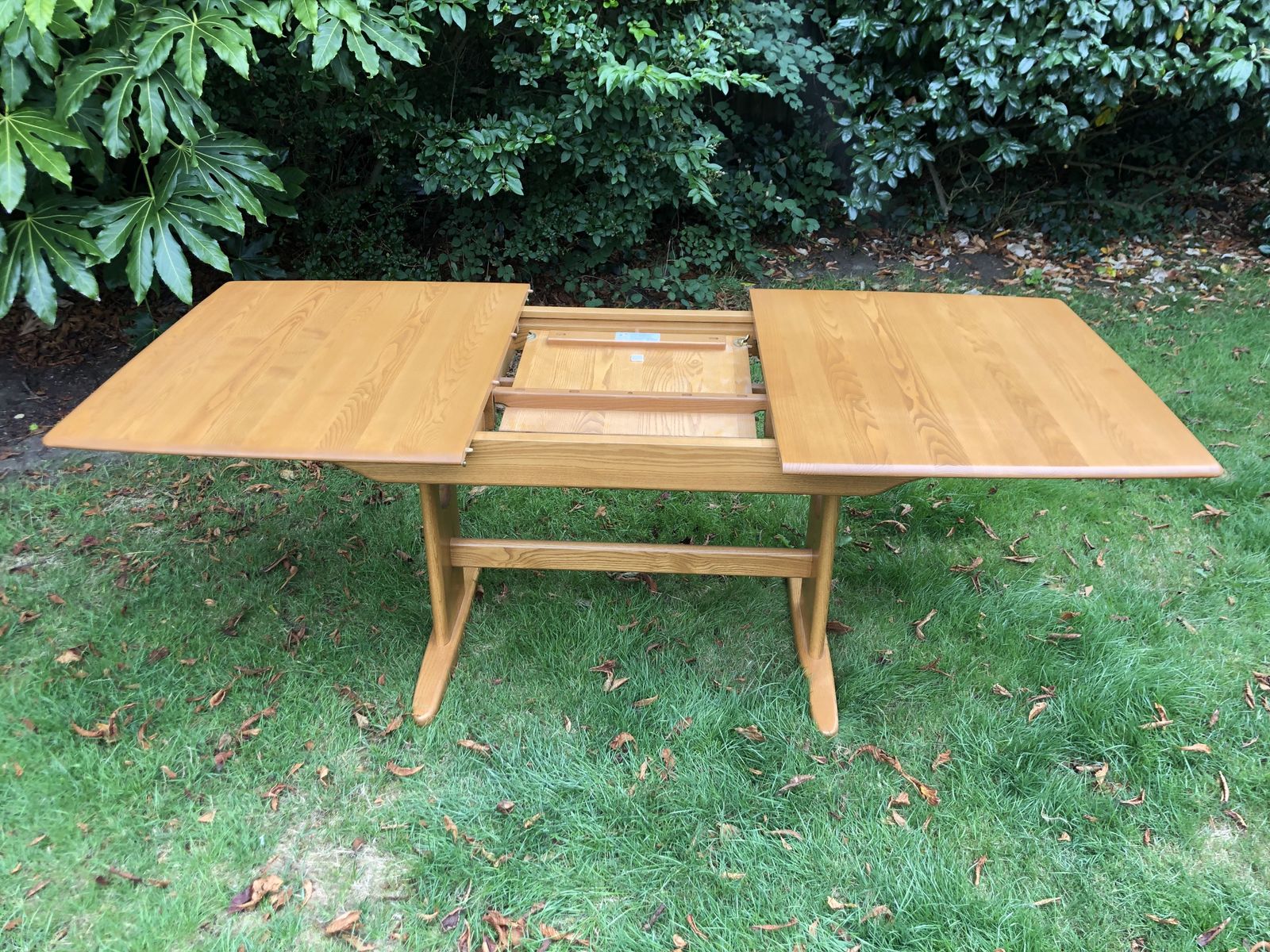 950.0 Ercol Windsor Medium Extending Dining Table Elm Model 1193 photo
