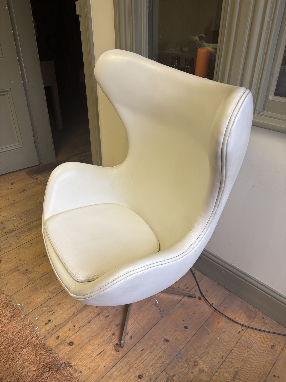 Cream Egg Chair photo Furniture