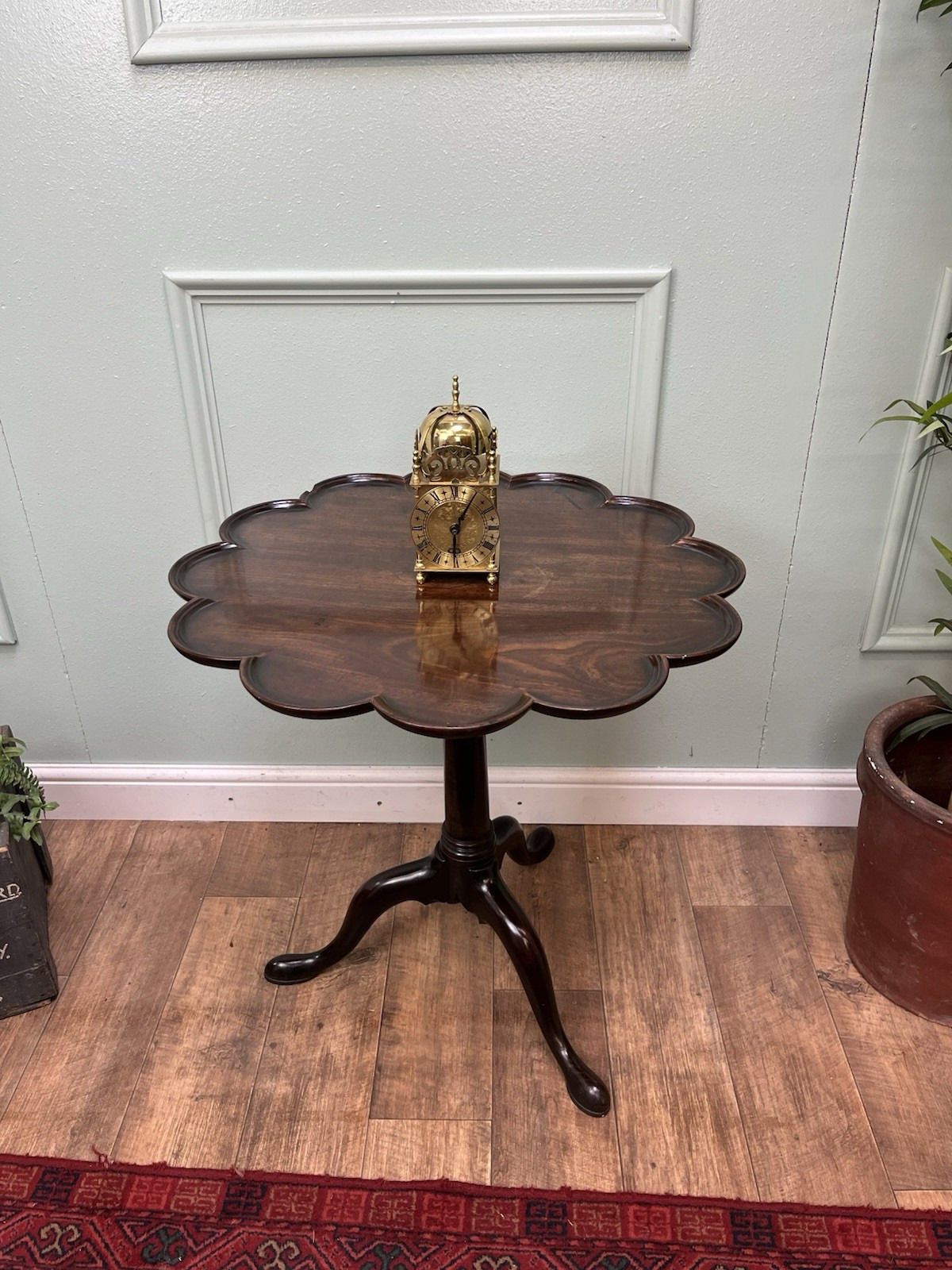 Superior Quality Antique George II Mahogany Pie Crust Tripod Table, Georgian photo Furniture