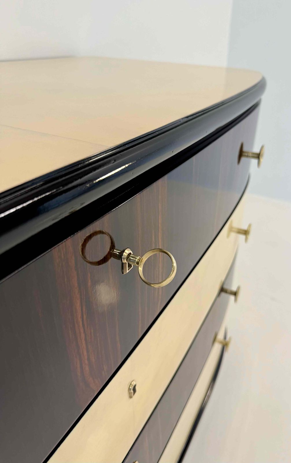 photo furniture Italian Art Deco Chest Of Drawers In Macassar And Parchment With Brass Handle, 1940s