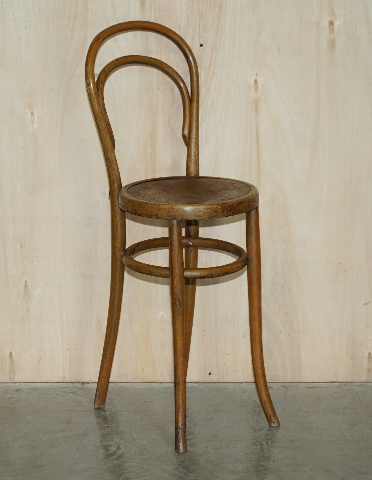 photo furniture 3 Original Circa 1920 Mundus Vienna Austria Bentwood High Back Kitchen Chairs