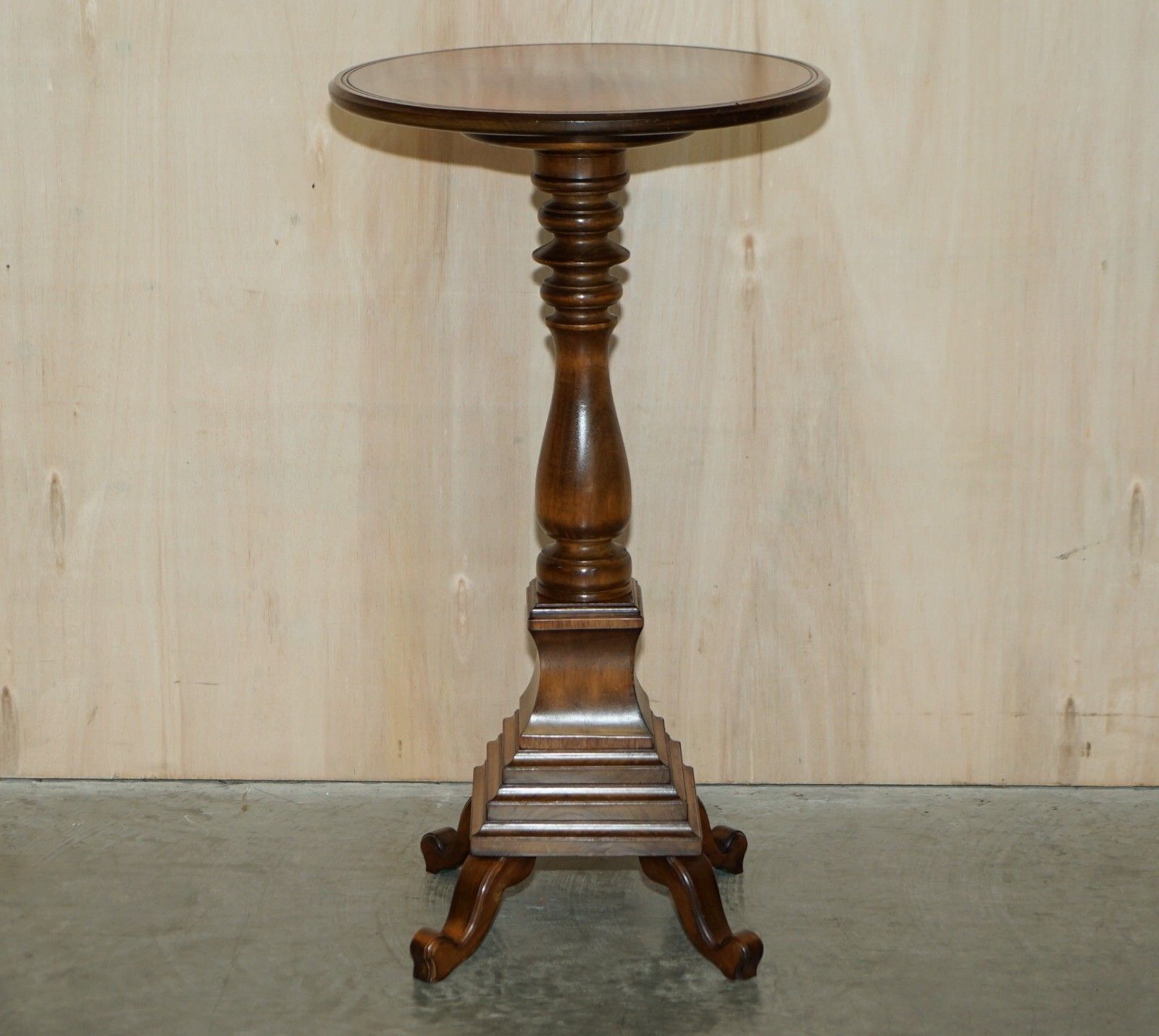 Fine English Made Jb Wright Cabinet Maker Regency Revival Side End Lamp Table photo for sale