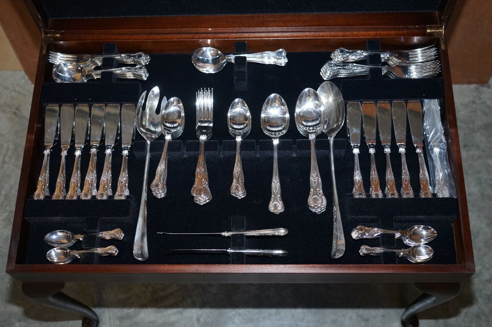 12 Place Setting Silver Plated & Espn Cutlery Set Inside Green Leather Table photo vintage