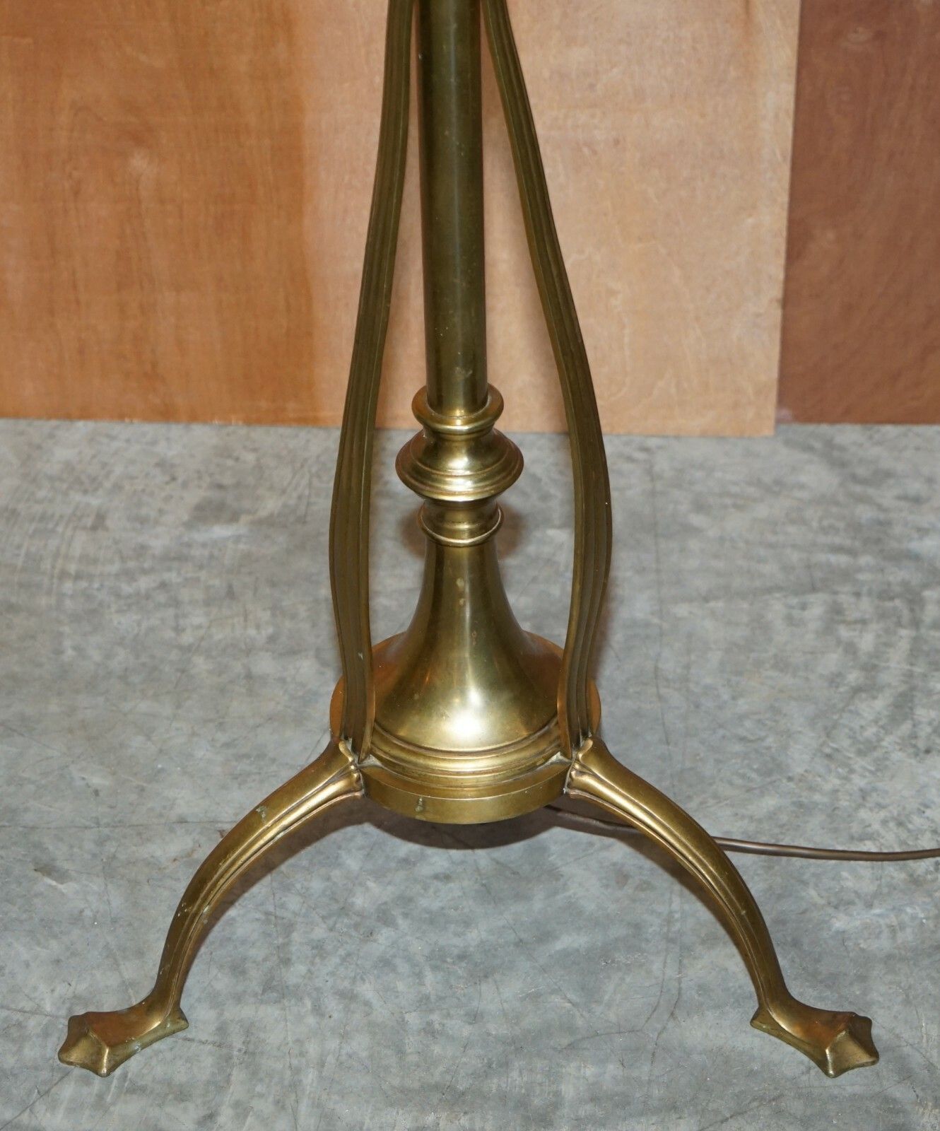 Antique Art Nouveau Floor Standing Lamp Height Adjustable Brass Sculptured Frame photo Lighting