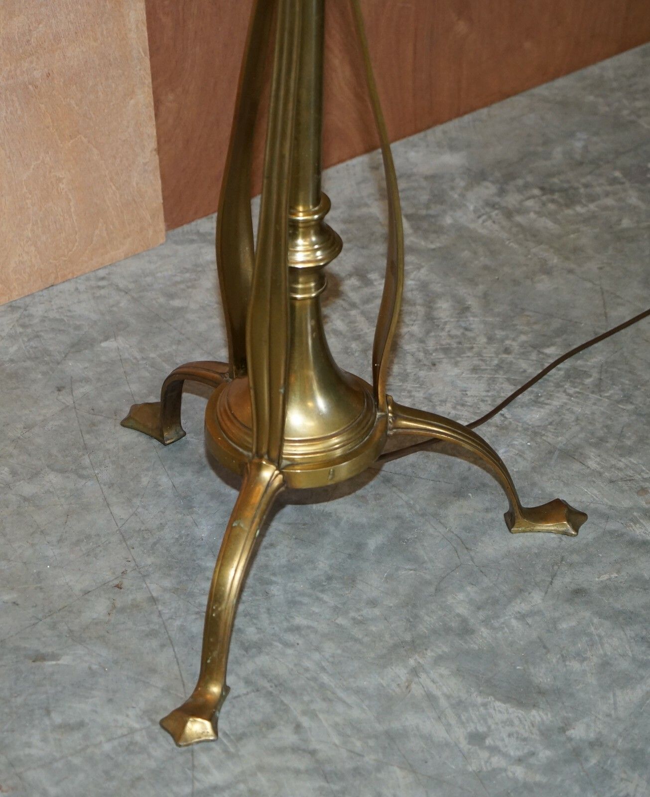 Antique Art Nouveau Floor Standing Lamp Height Adjustable Brass Sculptured Frame photo 1100.0