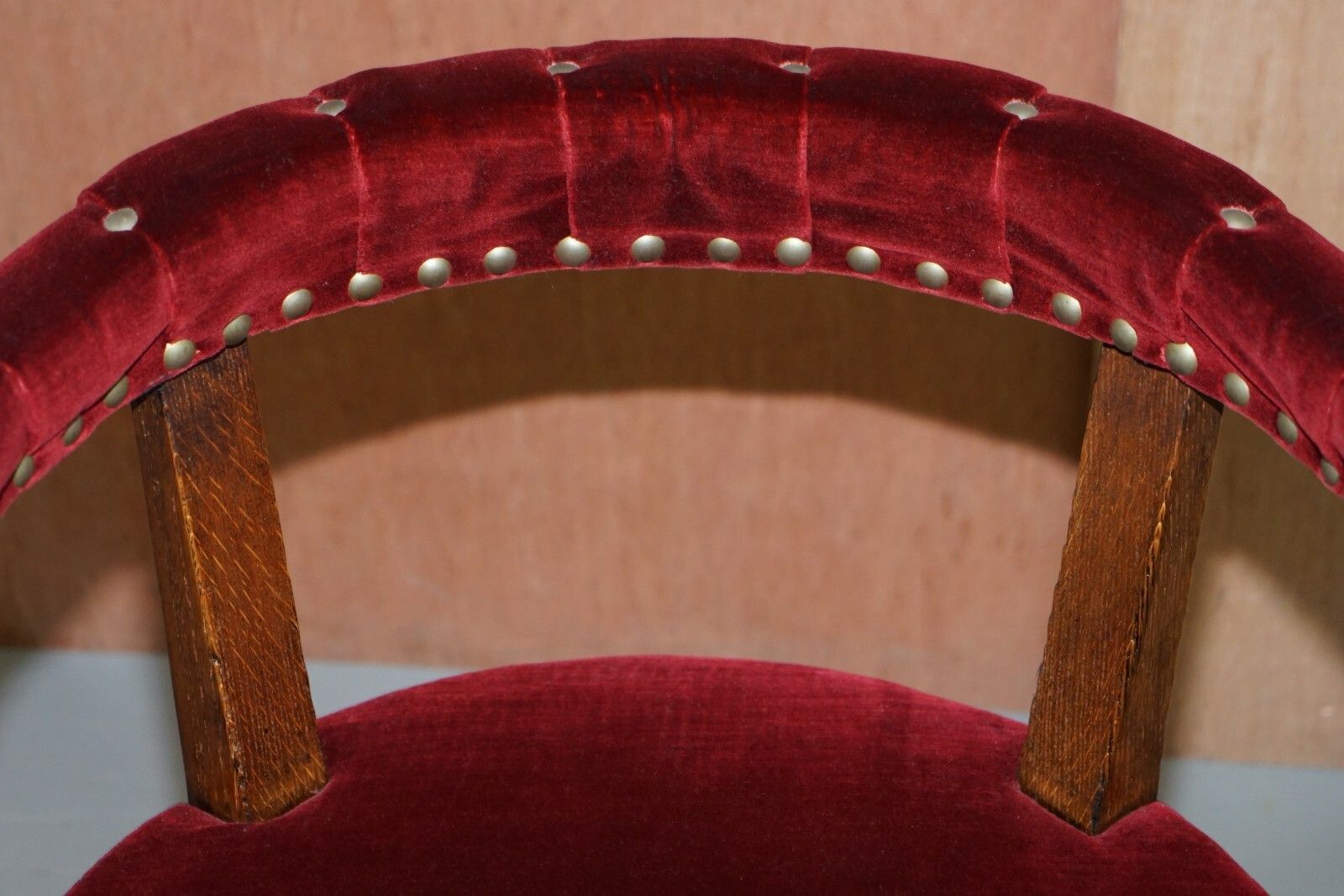 photo furniture Lovely Antique Regency Oak Carved Bergere Armchair With Lions Head Arms Velvet