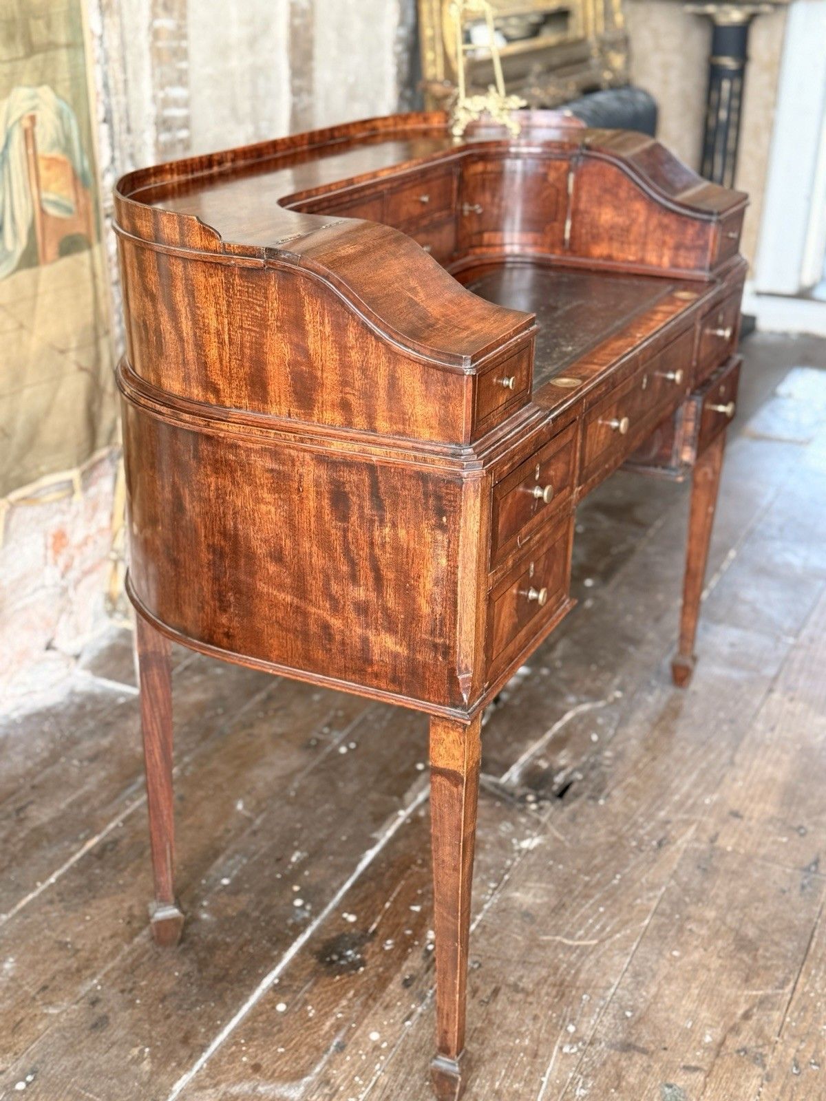 Fine Quality English Antique Mahogany Carlton House Curved Writing Desk C 1860 photo vinterior