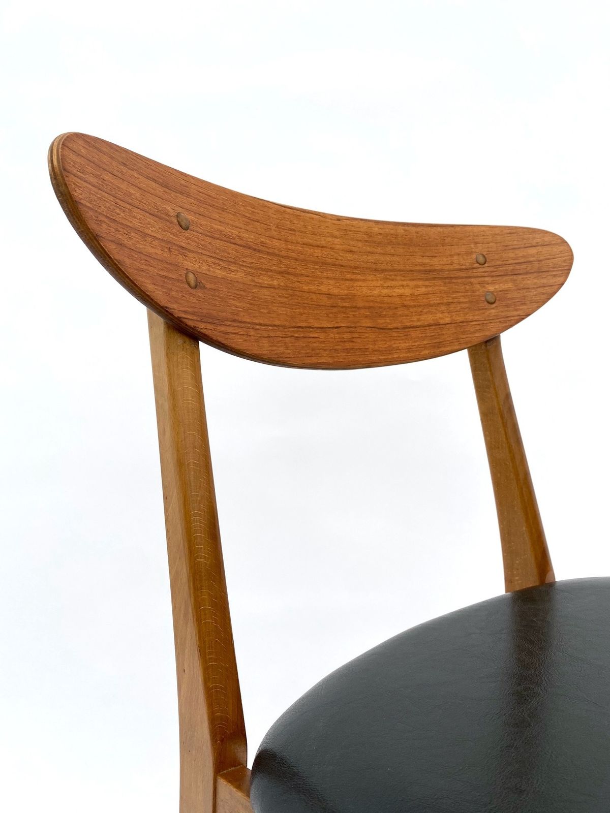 photo vinterior Danish Farstrup Model 210 Set Of 6 Teak And Black Vinyl Dining Chairs Mid Century 1960s