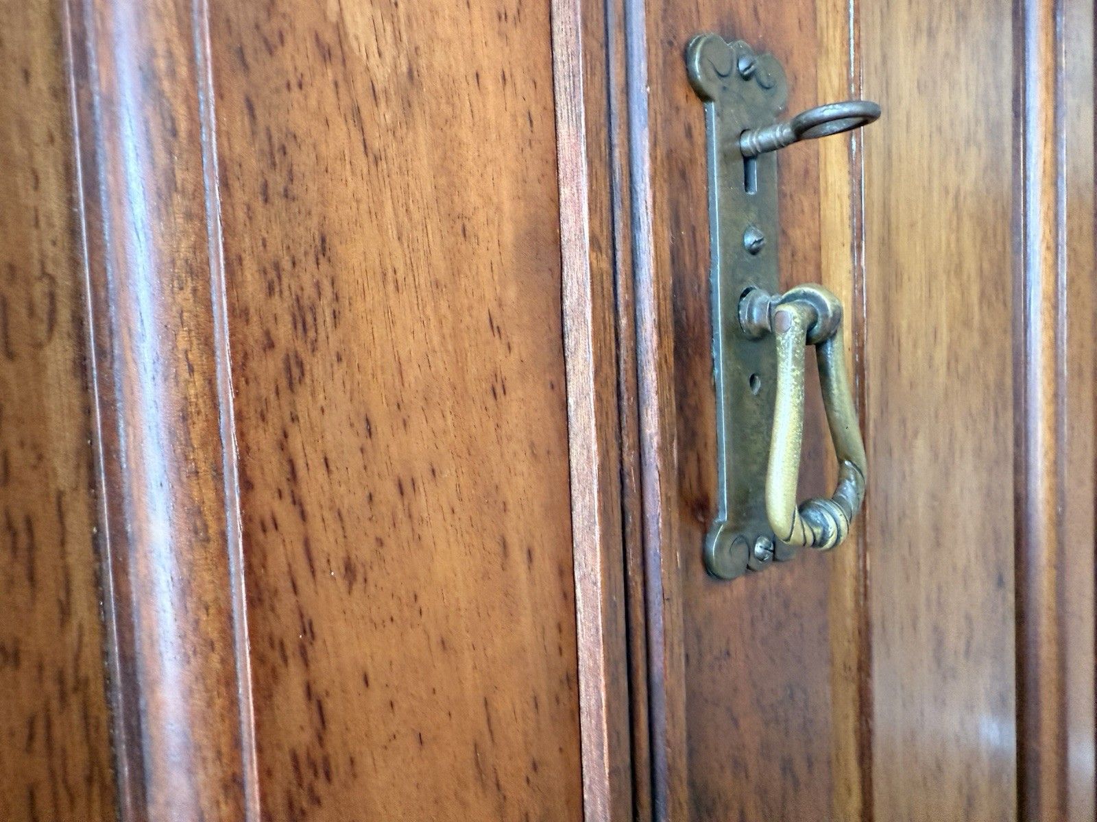 photo vintage Magnificent Original Rare English Stamped Gillows Of Lancaster Wardrobe C 1880