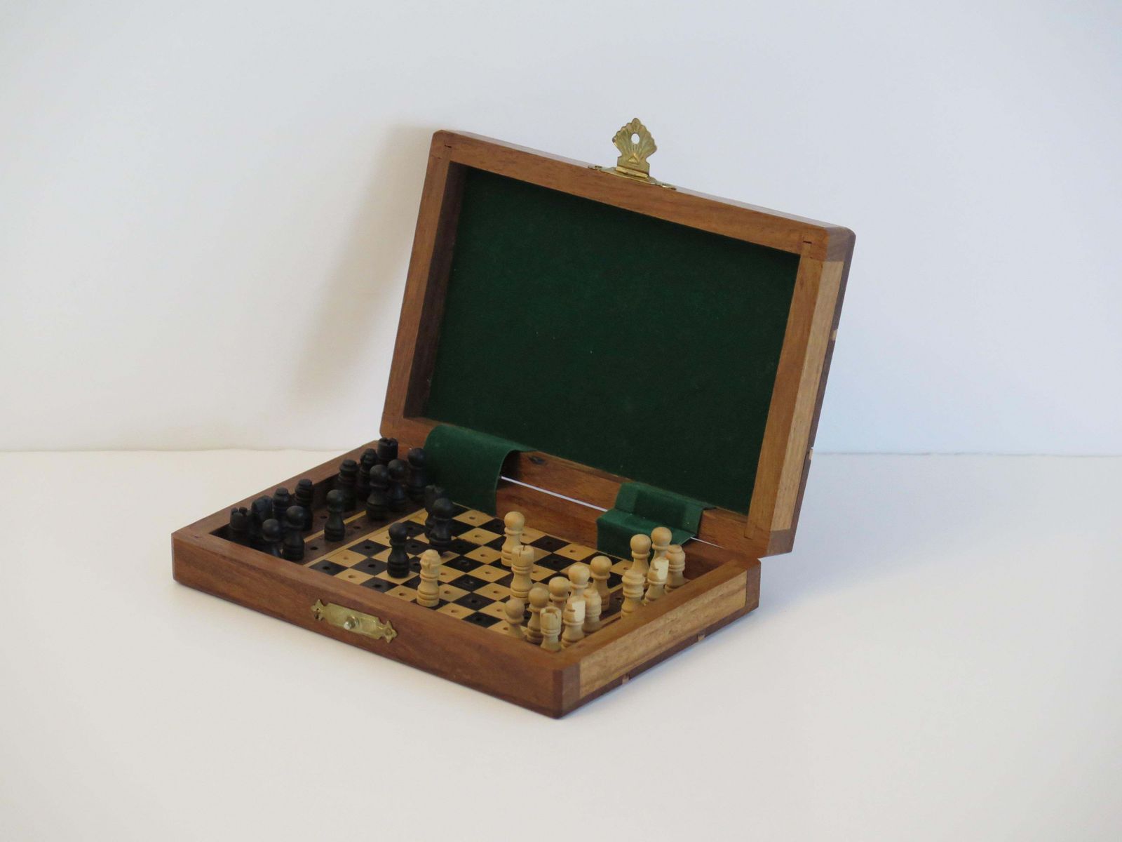 Miniature Travelling Chess Set Game Handmade In Walnut Inlaid Box, Circa 1940s photo for sale