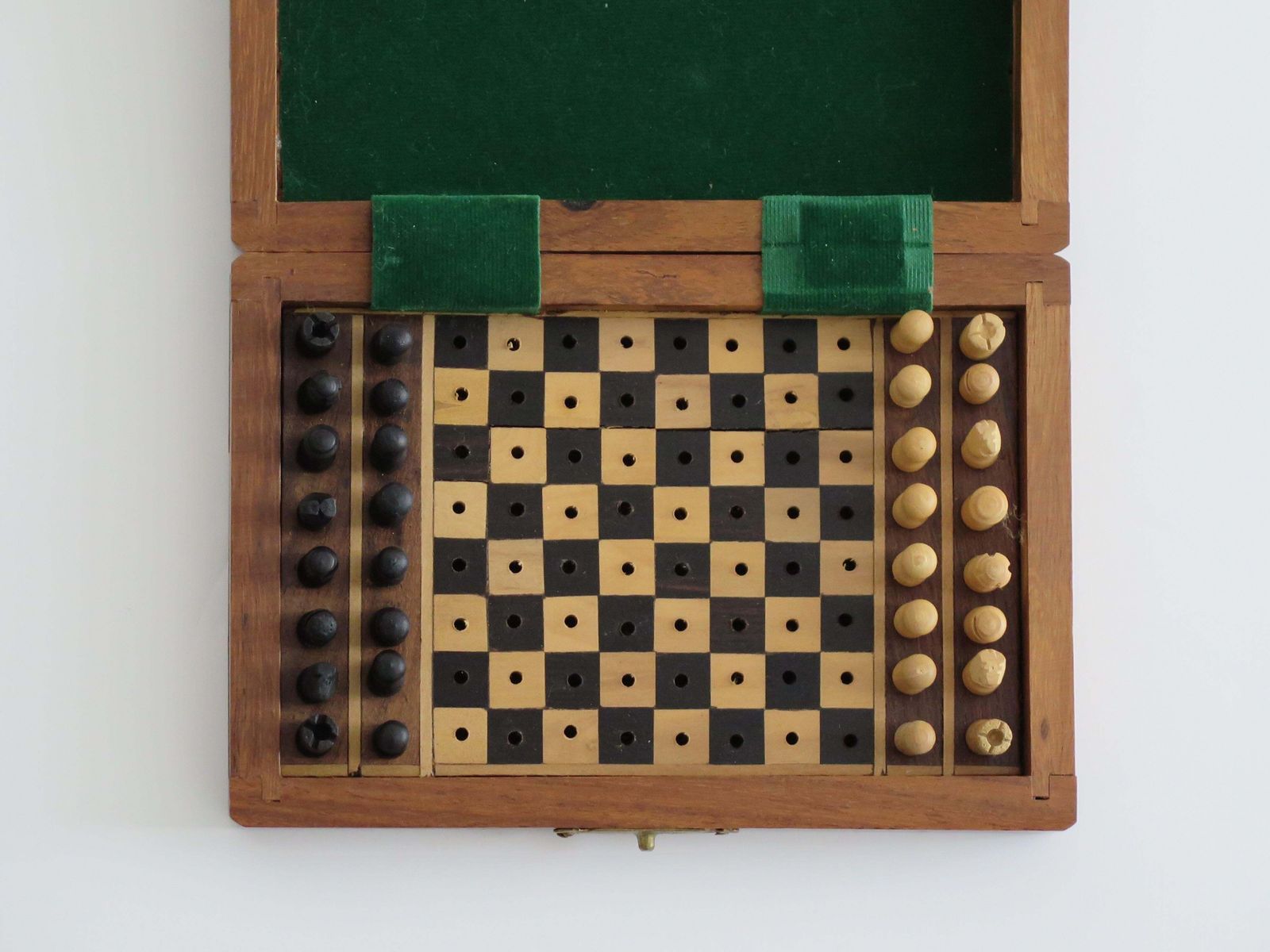 Miniature Travelling Chess Set Game Handmade In Walnut Inlaid Box, Circa 1940s photo vintage